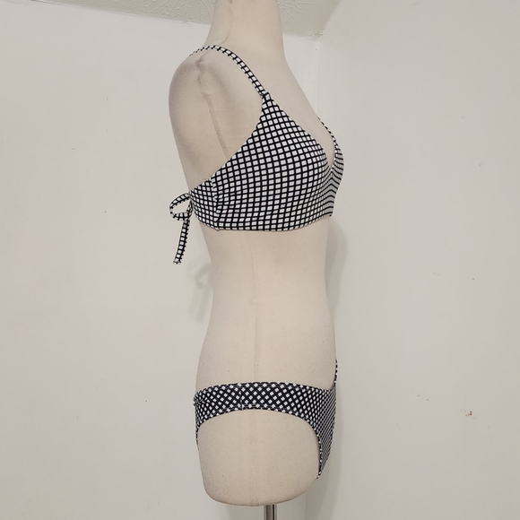 Roxy Beach Classics Reversible Fixed Triangle Bikini || High Leg Bottom - Picture 7 of 11